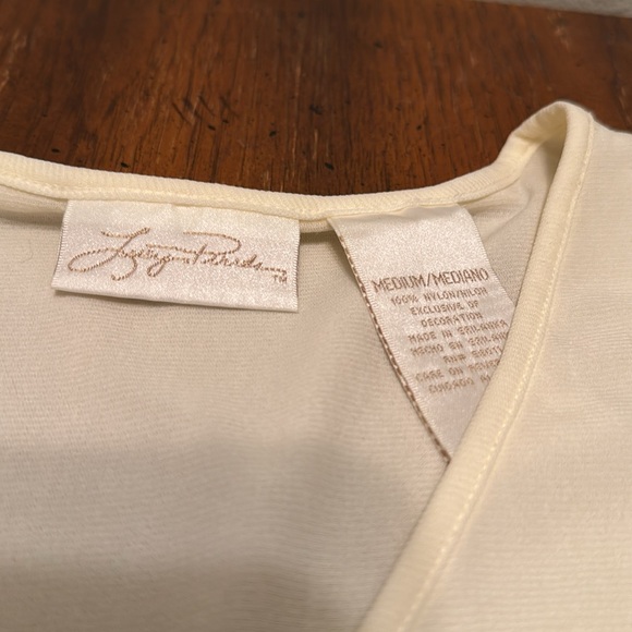 Lucy Perida medium blouse - Picture 10 of 10